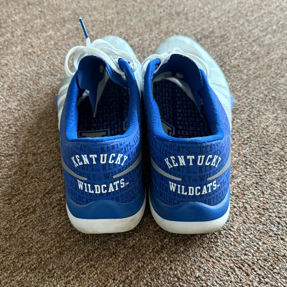 Men’s Nike University of Kentucky Wildcats Flywire Running Shoes